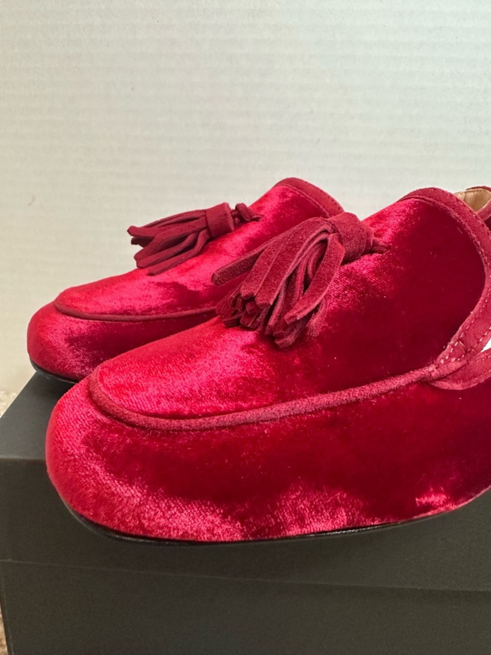 J. Crew Deep Red Velvet Tassel Loafers, size 8.5, New in Box - Picture 2 of 7